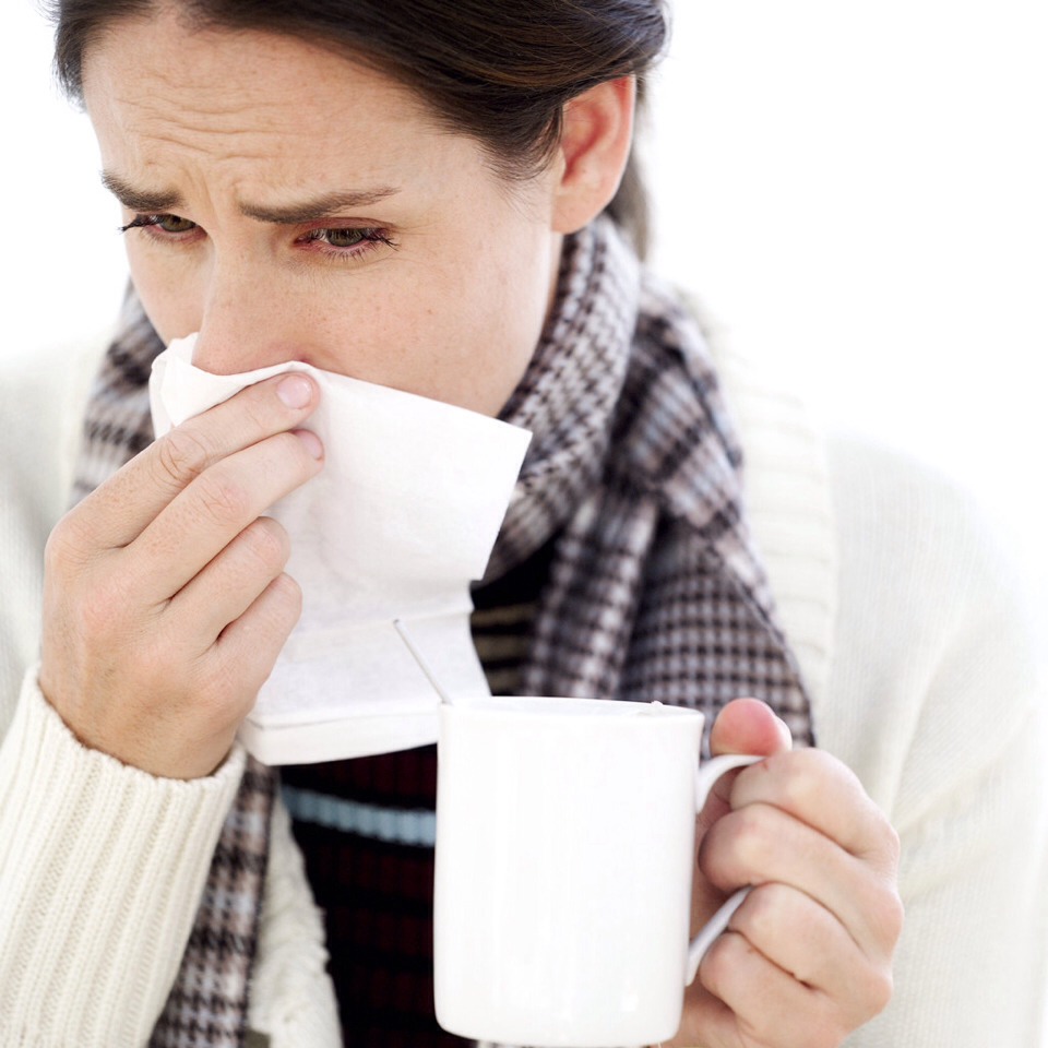 4. Soothe a cold by adding lemon juice and honey to hot water or tea. The vitamin C from the lemon may help boost your immune system and the hot drink may reduce congestion.

