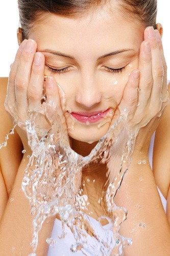 4. Washing your face before u apply your foundation and makeup is very important. Even if u washed it at night your face is making oils and doing its thang,even when your sleeping. So u want to have a clean canvas to paint. (I'm so good at this metaphor thing)