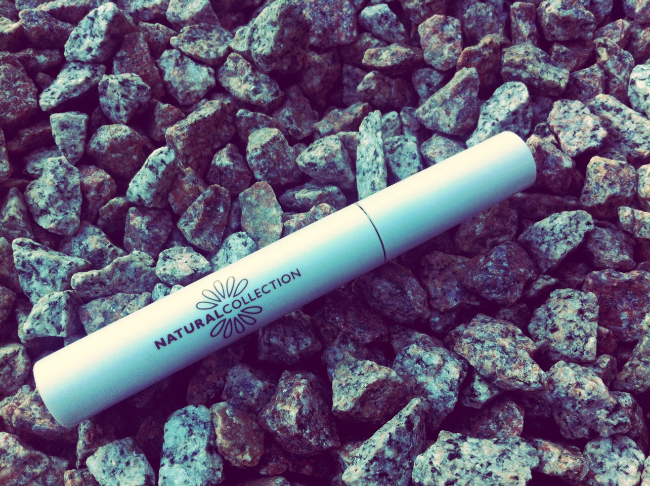 Natural collection mascara-black
2 coats 