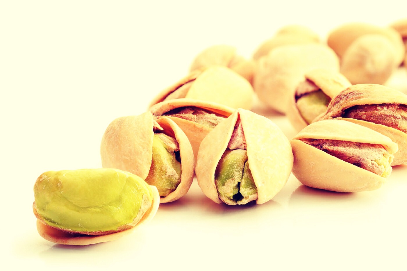 5. Foods with Shells
If you’re a compulsive snacker with a yen for salt, foods with their natural shells on can help you slow down and savour what you're eating while curbing the craving. For instance, unsalted pistachio nuts, walnuts in the shell, peanuts can help you with your craving for salt !