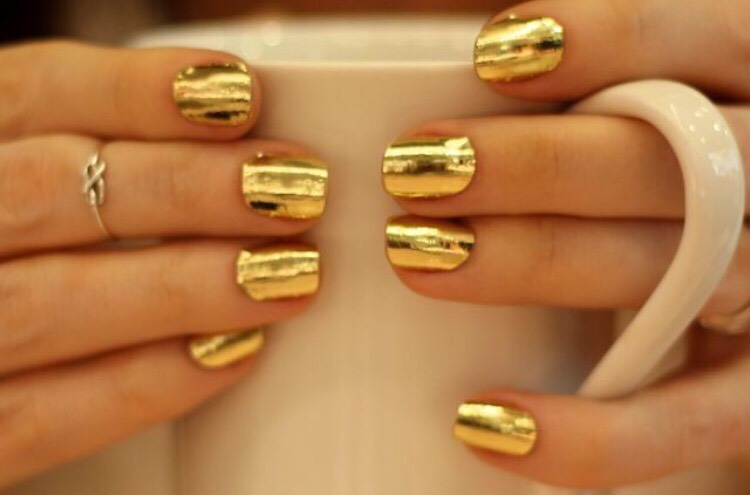 Gold nails! 