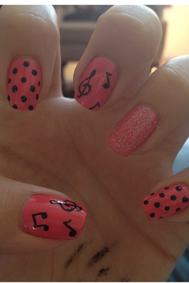 Music lover? Try this simple design. You only need a dotting tool and a very thin paintbrush.