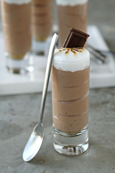 S'mores Pudding Shots - Perfect For Parties!