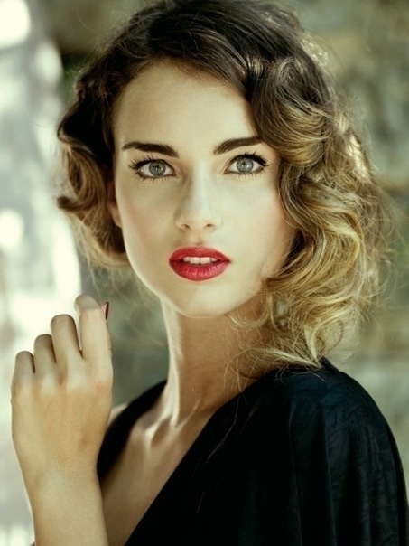In Italy, women use an easily accessible ingredient to sooth and condition their lips. They rub their lips with olive oil, which also provides extra shine. As a matter of fact, Greek women use olive oil as well. There, it is used to soothe skin when it's irritated, dry, and sunburned.