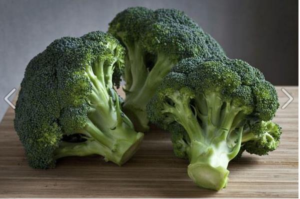 Broccoli: Adding more broccoli to your diet can help you lose that weight as it is a low-calorie food that can help you fill up quickly. A single cup of steamed broccoli gives you about twice the amount of vitamins C and K you need in a day. It also is a very good source of vitamins B6 and B2.