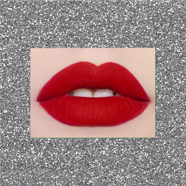 Step Three:
Apply a thin layer of matte red lipstick (in your shade) and let the magic happen!💋