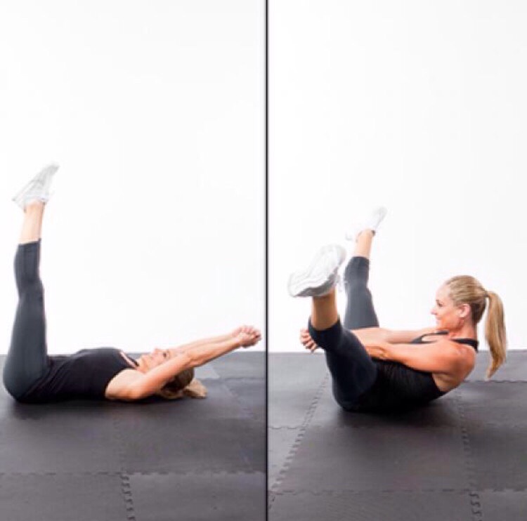 10 straddle v-ups
