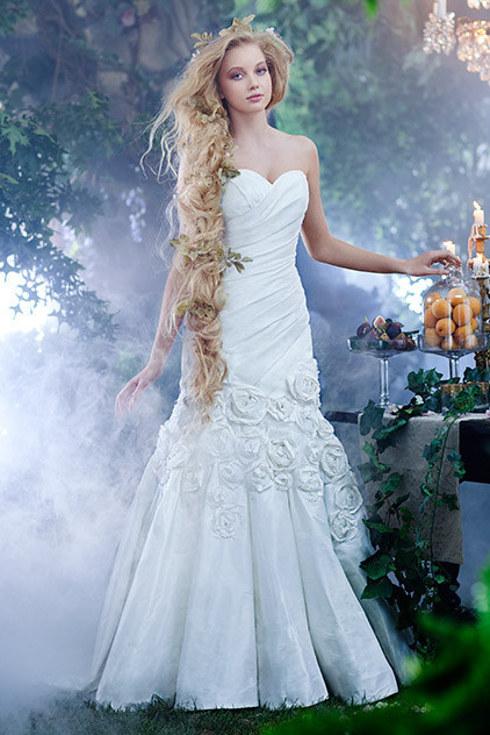 6. Rapunzel
Flowing, like Rapunzel’s locks, this gown is just dreamy.