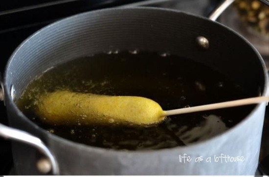 " DIY Homemade Corn Dogs"😋