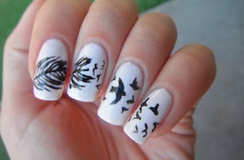 Feather nails are simple and easy to do! Keep reading for different styles...