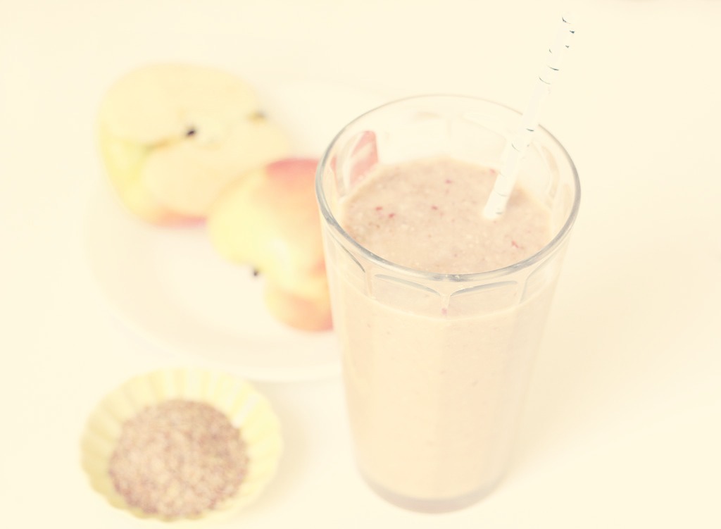 6. Green Tea, Cinnamon, and Honey Smoothie