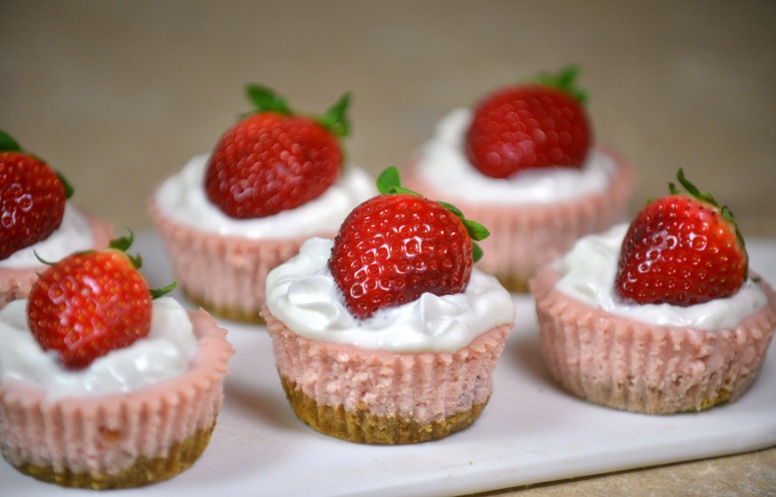 Skinny Mini Strawberry Cheesecakes