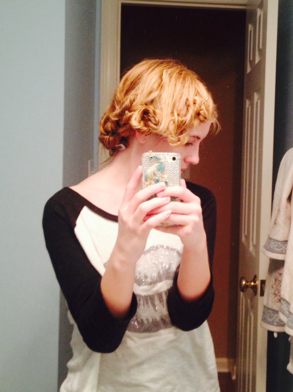 When finished, this is what it should look like. Go to bed like this and when you wake up the next morning, take out out and you have curls! 🌸😊💐