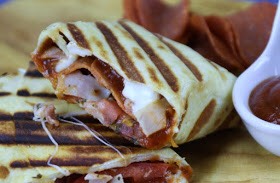 Serve these with some warm pizza sauce to dip them in if you'd like.  And now you don't have to be so jealous of the kids eating pizza rolls any more.  Trust me... these are BETTER!!!!