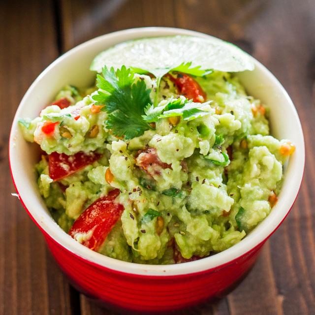 BAKED CREAMY CHEESY CHICKEN FLAUTAS WITH GUACAMOLE 