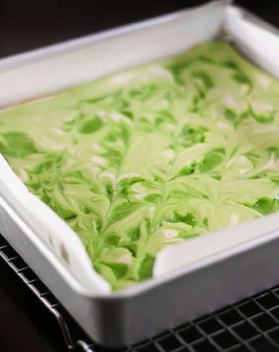 Key Lime Swirl Cheesecake Bars!!
