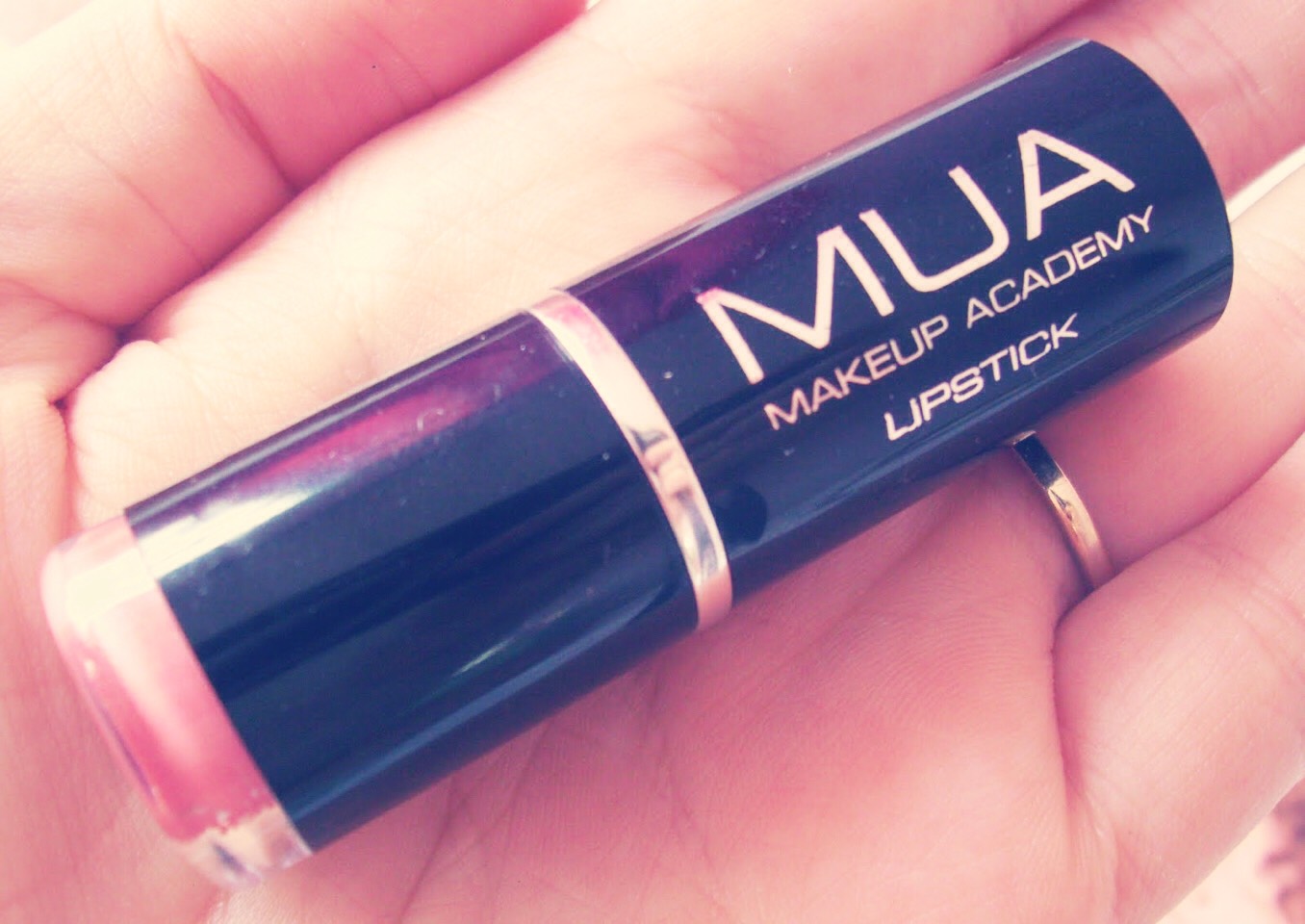 Cheap & Cute Gift Idea For Beauty Lovers