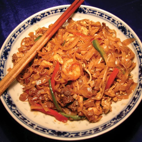 Spicy Food
Eating spicy food before bed time can lead to a fitful sleep or nightmare. Although it is good to eat spicy food, eating it before bed time is not healthy. To get a good amount of sleep and possibly a peaceful dream, do not eat spicy food before bed time.