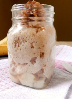 Pancakes in a Jar
Ingredients
1 c. whole wheat flour
1 tbsp baking powder
1/2 tsp cinnamon
3/4 c. milk (or milk alternative)
1 tbsp peanut butter
1 tbsp honey
1/2 tsp vanilla extract (optional)
1/4 tsp banana extract (optional)
2 bananas
Next page for directions ➡️