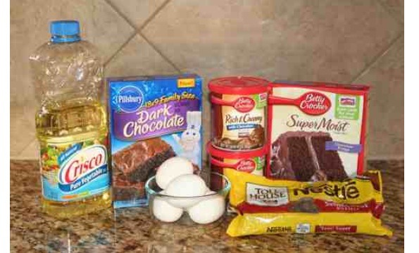 Amazing Chocolate Brownie Cake (: