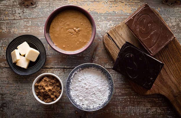 Ingredients:
1 cup of creamy unsalted peanut butter
4 tablespoons of unsalted butter, softened
1/3 cup light brown sugar
3/4 cup of powdered sugar
1 teaspoon of coarse sea salt (or more, to taste)
32 ounces of high-quality chocolate (use milk chocolate if you really want to mimic the classic flavor)