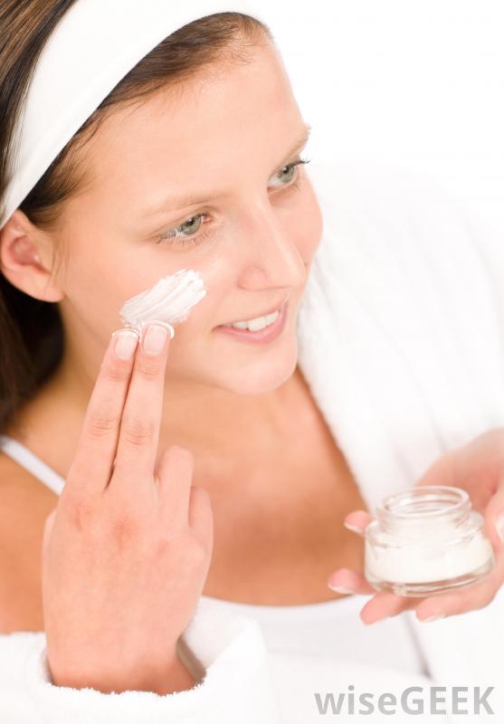 8. Apply cortisone cream to affected area. This is supposed to prevent inflammation and promote healing.