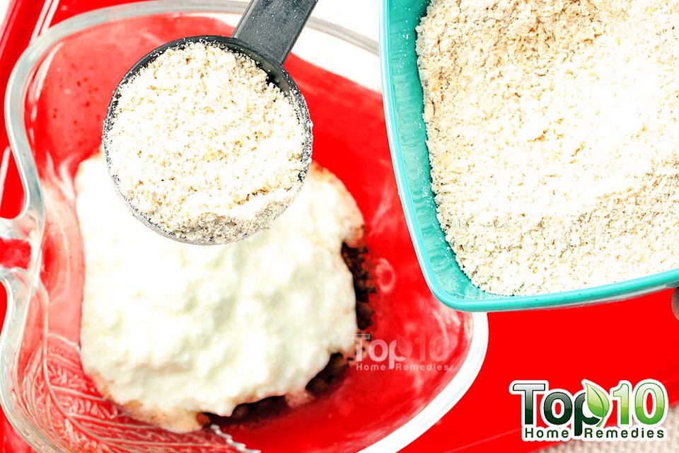 3. Add 1 tablespoon of powdered oatmeal.

