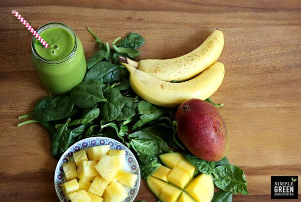 Food tip:
Smoothies are my favorite healthy clean treat! They're a tasty way to boost your nutrient intake. Here's my formula for a perfect smoothie every time: 2 cups leafy greens, 2 cups liquid, and 3 cups ripe fruit.