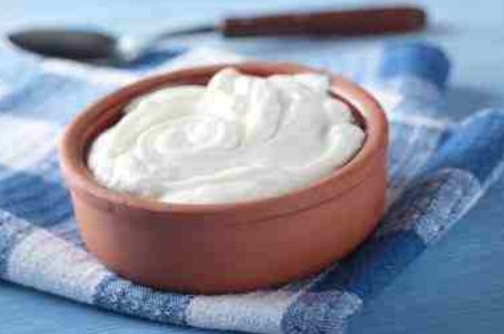 3. Yogurt
The natural cultures in yogurt can work wonders on dry skin so it makes perfect sense that they would also work magic on a stubborn sunburn. Use yogurt as a topical cream and slather it over sunburned areas, leaving it for 5-minutes, then rinse off under a cool shower.