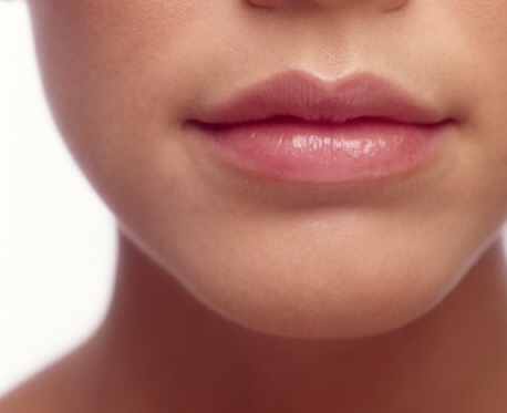 How does this work? The sugar when it's rubbed against the lips creates a grind affect that rubs off the dead skin from your lips, the honey adds a moisturizing feature to keep your lips plump! Try it yourself!