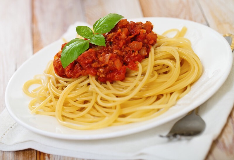 A quick yet fancy pasta recipe. Your go-to-menu for serving guests on a Lady And The Tramp night. 😍