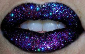 Now, that looks pretty neat.. the MAC Reflects glitters are very finely milled, so it looks kind of like a dazzleglass, just more extreme. But I really wanted sparkle, so I decided to add the other glitter, Neon 60s. (again adding gloss over the top)