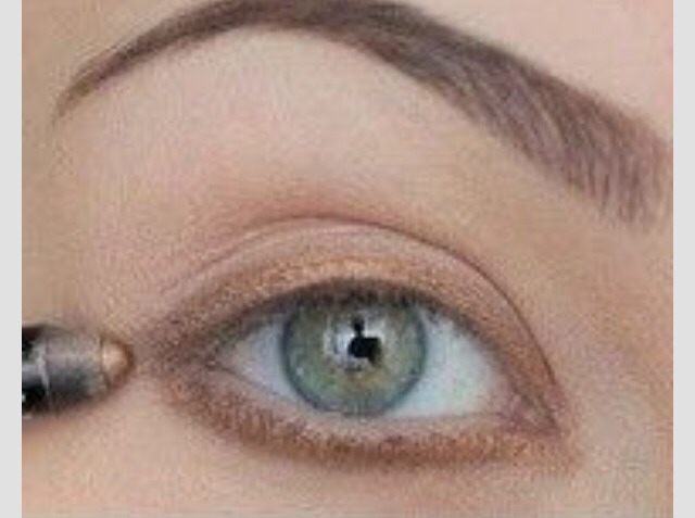 How To: Perfect For Green And Blue Eyes