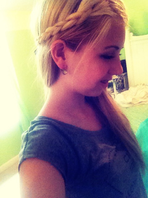 ✨ The Pushed-Up Side Bun ✨