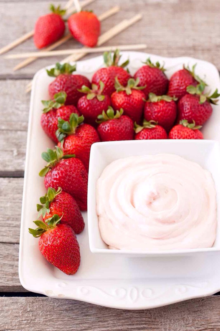 Strawberry With Marshmallow Dip🍓 
