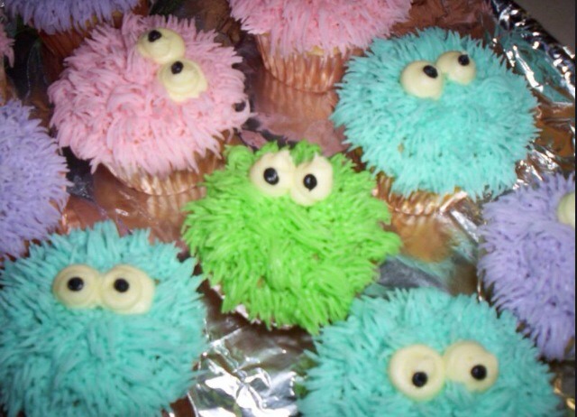 Use a special frilled tip to get the "fur" use white frosting for the eye and black for the pupil