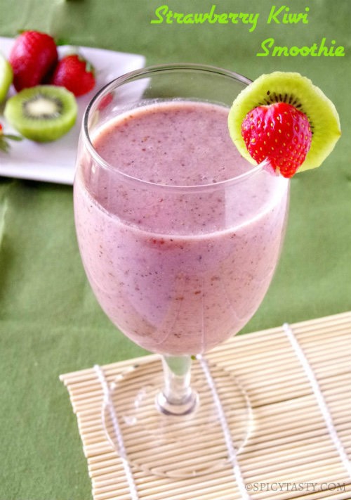 These is basically a fresh juice from kiwi and strawberries 👍🏻👍🏻😱 Its amazingly refreshing and SPECTACULARLY delicious! Here's my tip Add a few ice while blending the strawberries and kiwi together. 🌺 And a silly tip I have fun doing is to make shapes with the kiwi and the strawberry😉