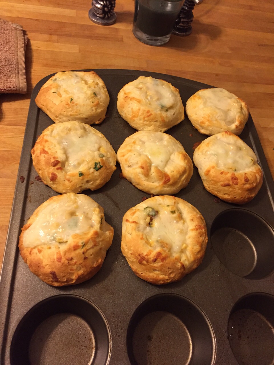 Simple & Quick Buffalo Chicken Muffins 