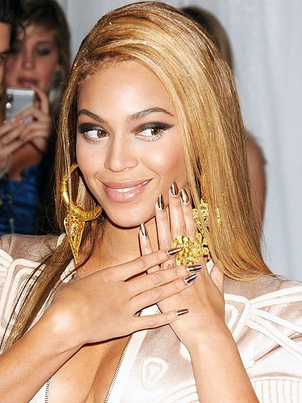 Beautiful Trending Nail Looks