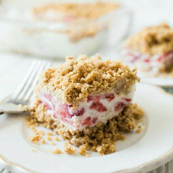 Savor Summer With 2 Amazing No-Bake Berry Cake Recipes
