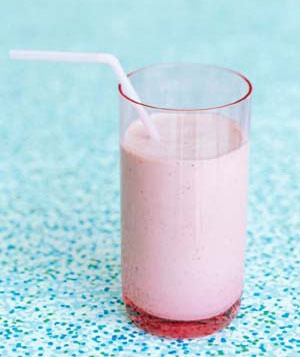 Strawberry Shake
Can be made using vanilla or strawberry instant breakfast powder.
