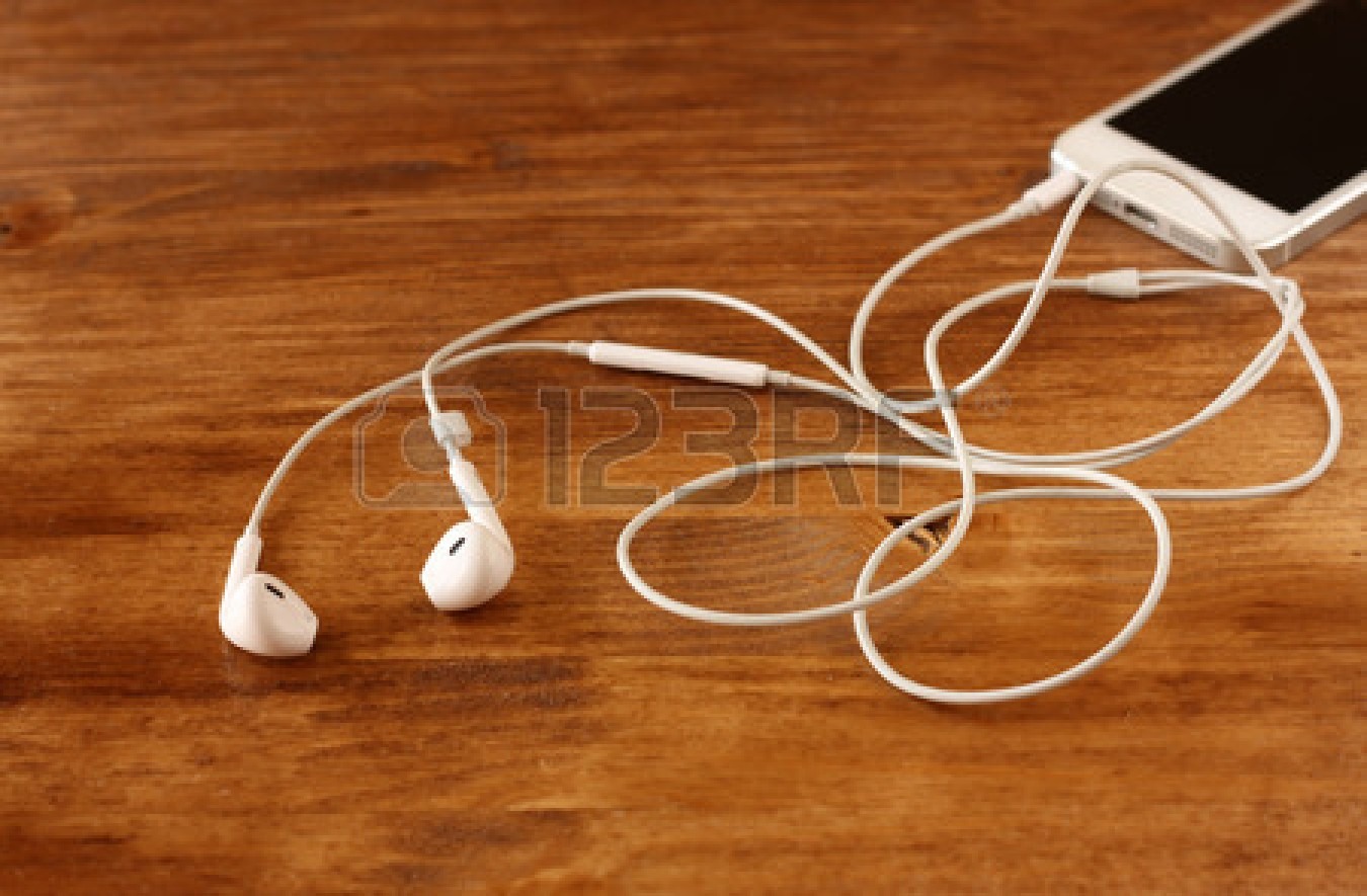 6) Phone and earphones! Obviously... Every time I go out with my friends, we always listen to music.🎵🎶