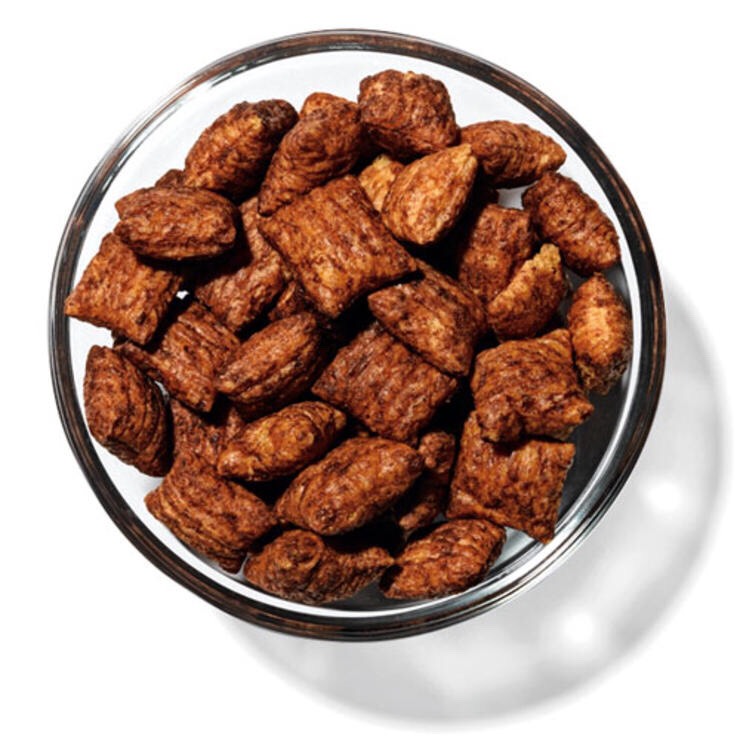 2/3 C BARBARA'S BAKERY CINNAMON PUFFINS CEREAL (DRY)
Keep premeasured tubs in your desk drawer for an alternative to kettle chips when you're craving something crunchy.
