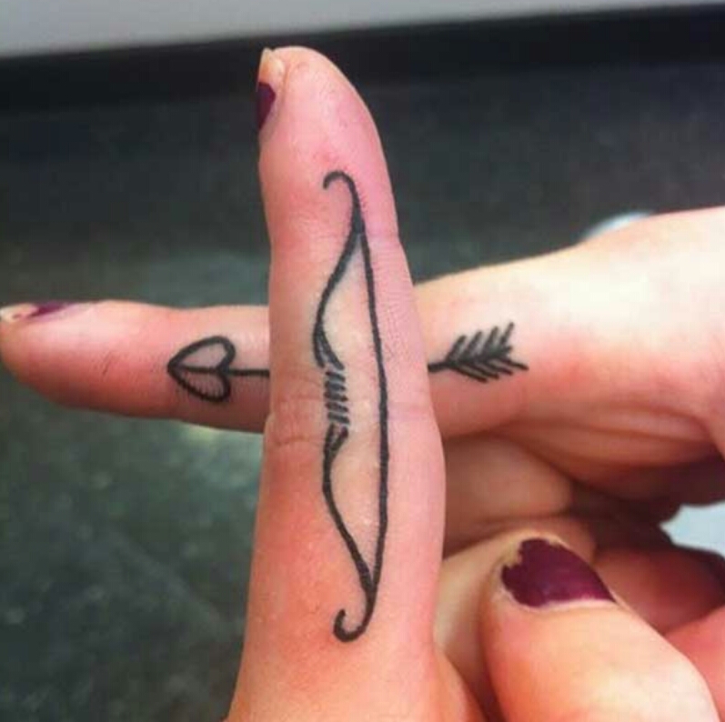   Beautiful Dainty Finger Tattoos For Women!