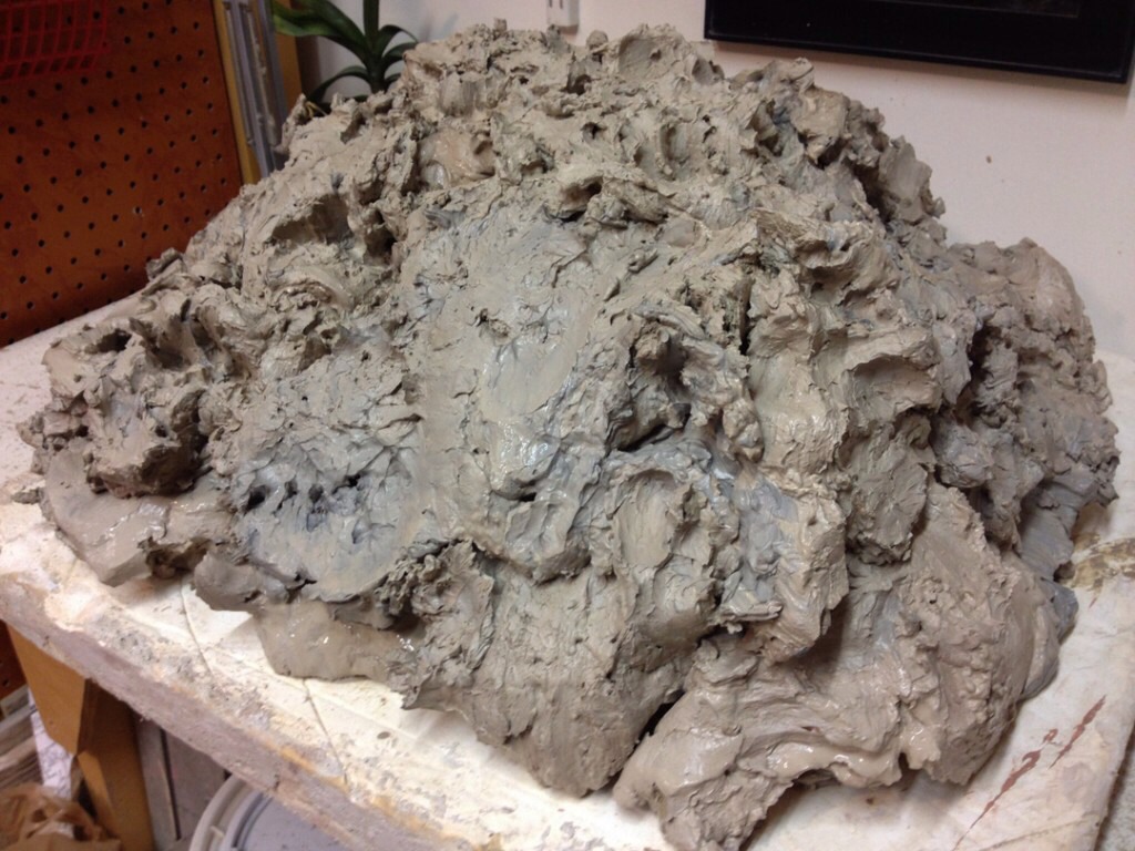 Clay masks can be used on any acne-prone areas, such as the neckline, neck, and back