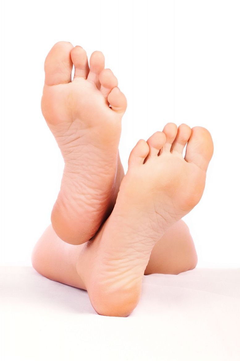 9. Cure foot fungus — Soak your feet in 1 cup apple cider vinegar in water, or apply directly to help remedy tough fungal infections.
