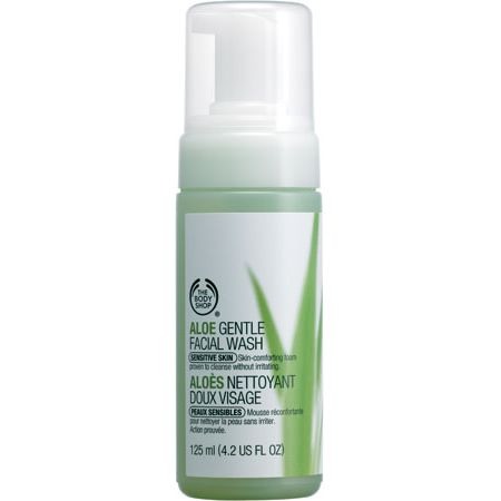 1. When you wake up in the morning, cleanse your face with this refreshing wash that clears away any traces of dirt or make up. One or two pumps will do nicely. After rubbing in, remove with cold water and dry your face. The cleansing will help open pores.