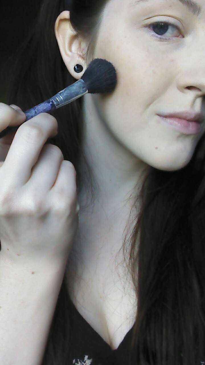 Dust some #bronzer under your cheekbones, temples, and the hairline. 