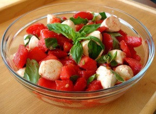 Fresh Tomato & Mozzarella Salad 

http://www.food.com/recipe/fresh-tomato-mozzarella-salad-173875

