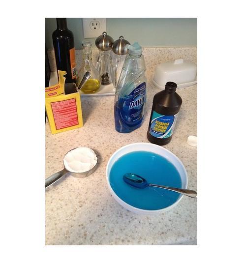 Hydrogen Peroxide, Dawn Dishsoap and Baking Soda. 3 things everyone pretty much always has on hand. You do 2 parts peroxide and 1 part Dawn and baking soda. I mixed up a lot so I did 1 cup of peroxide and 1/2 cup of the Dawn and soda. 